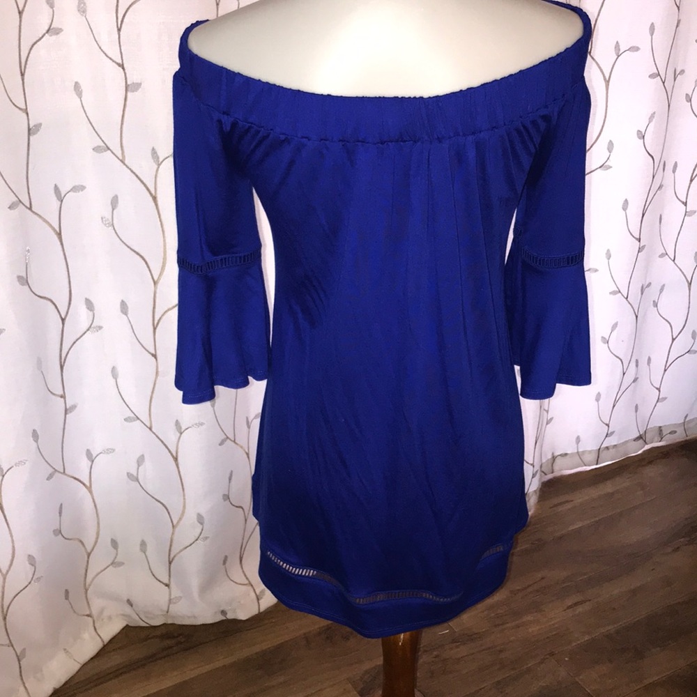 NWT Blue Blouse w/ flowy sleeves on/off shoulder๐ - Picture 2 of 8